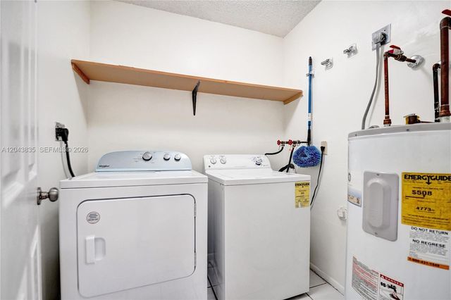 9220 NW 14th St 272, Pembroke Pines, FL 33024
