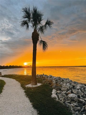 5000 CULBREATH KEY WAY 1-218, Tampa, FL 33611