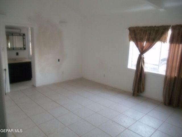 15581 LEXA DEAN, El Paso, TX 79938