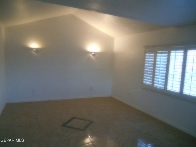 15581 LEXA DEAN, El Paso, TX 79938