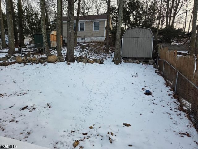 38 Geneva Trl, Hopatcong Boro, NJ 07843