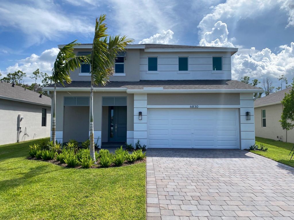 6830 SE Park Trace Court, Stuart, FL 34997