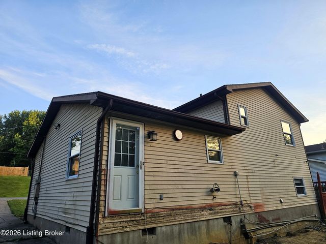 1411 Knight Rd, Louisville, KY 40214