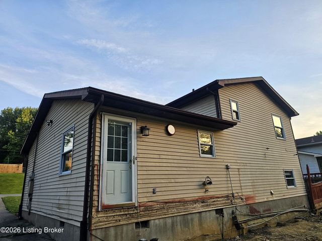 1411 Knight Rd, Louisville, KY 40214