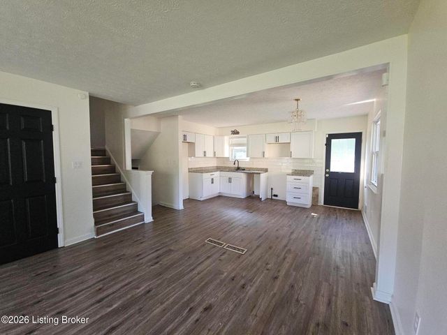1411 Knight Rd, Louisville, KY 40214