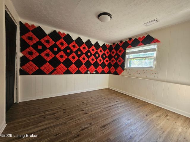 1411 Knight Rd, Louisville, KY 40214