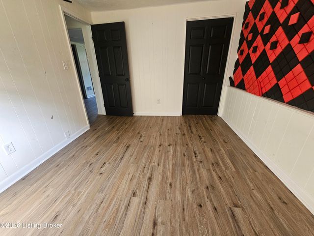 1411 Knight Rd, Louisville, KY 40214