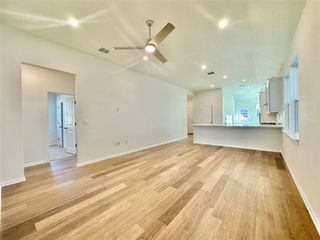 6261 Marsh LN, Buda, TX 78610