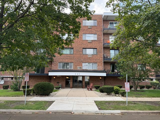 205 W Miner Street 106, Arlington Heights, IL 60005