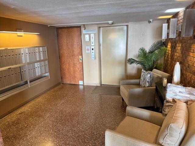 205 W Miner Street 106, Arlington Heights, IL 60005