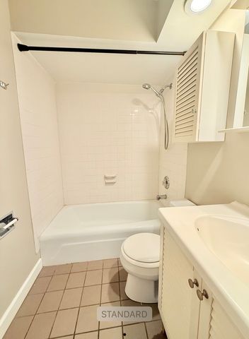 205 W Miner Street 106, Arlington Heights, IL 60005