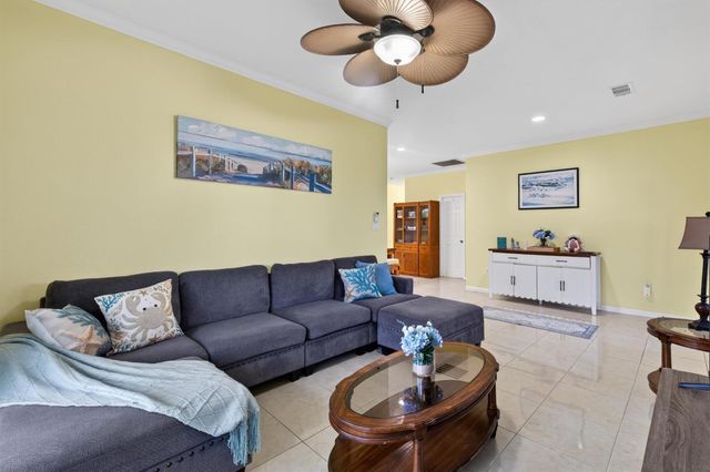 1111 Mabry Street, Gilchrist, TX 77617