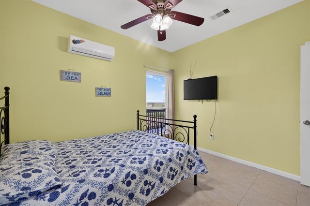 1111 Mabry Street, Gilchrist, TX 77617