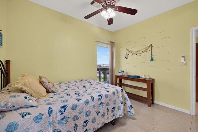 1111 Mabry Street, Gilchrist, TX 77617