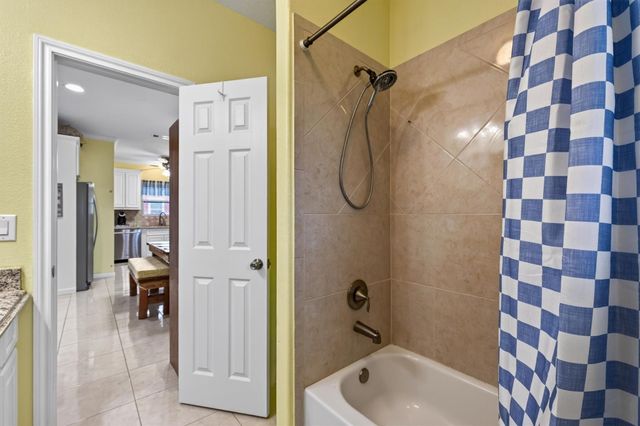 1111 Mabry Street, Gilchrist, TX 77617