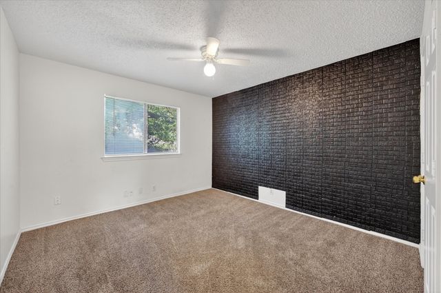 819 Tifton Court, Lancaster, TX 75146