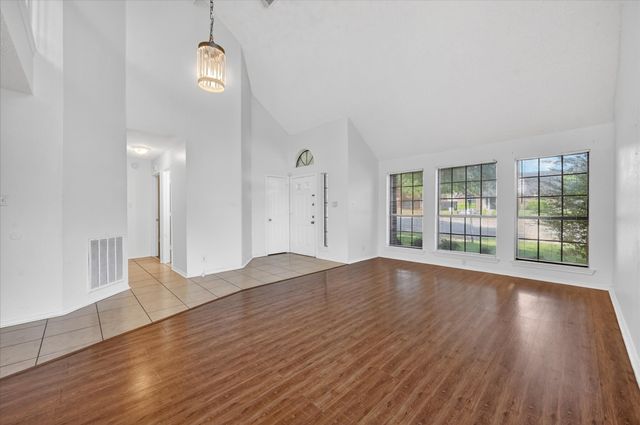 819 Tifton Court, Lancaster, TX 75146