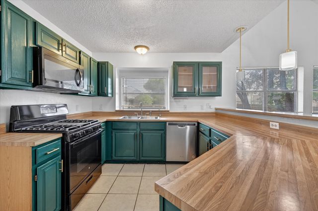 819 Tifton Court, Lancaster, TX 75146