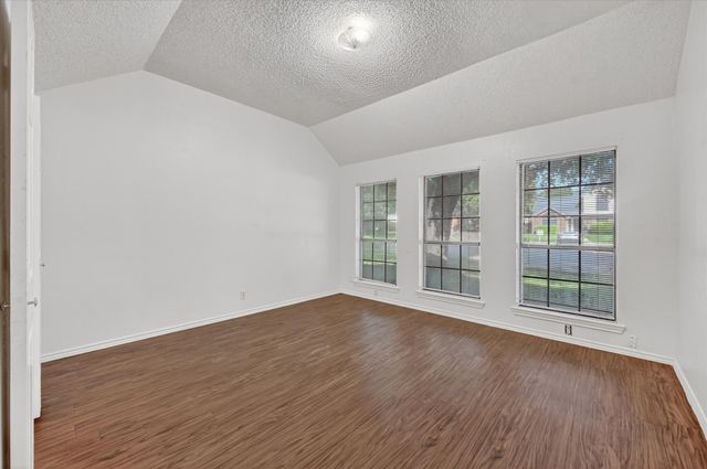 819 Tifton Court, Lancaster, TX 75146