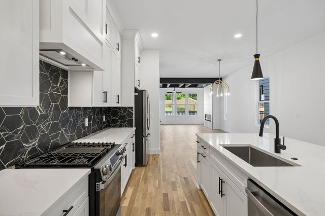 3224B Curtis St, Nashville, TN 37218