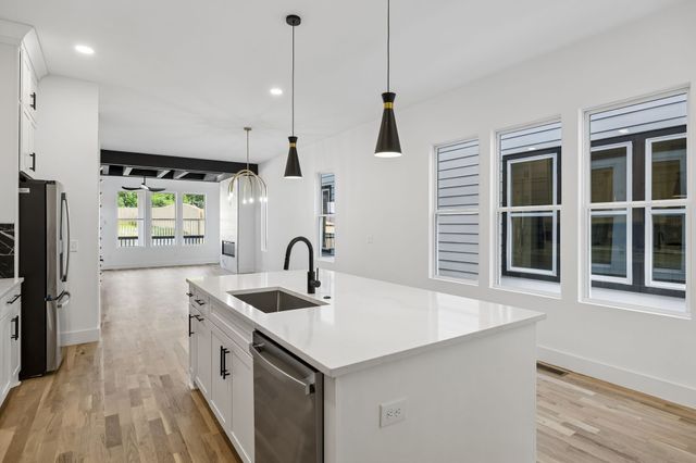 3224B Curtis St, Nashville, TN 37218