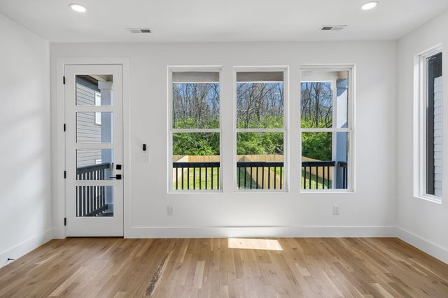 3224B Curtis St, Nashville, TN 37218