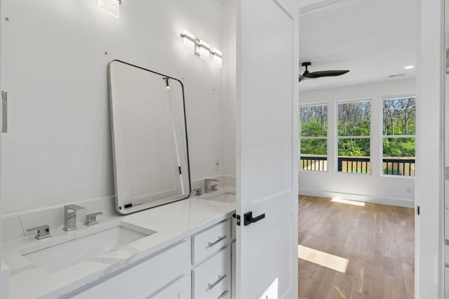 3224B Curtis St, Nashville, TN 37218