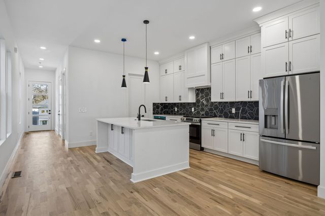 3224B Curtis St, Nashville, TN 37218