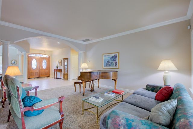 18413 Sycamore Ave, Patterson, CA 95363