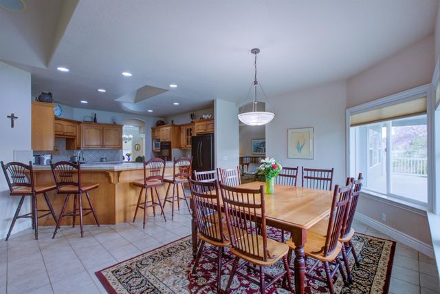 18413 Sycamore Ave, Patterson, CA 95363