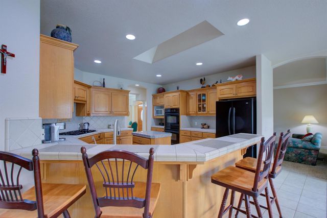 18413 Sycamore Ave, Patterson, CA 95363