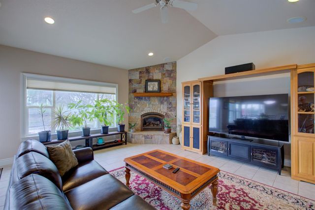 18413 Sycamore Ave, Patterson, CA 95363