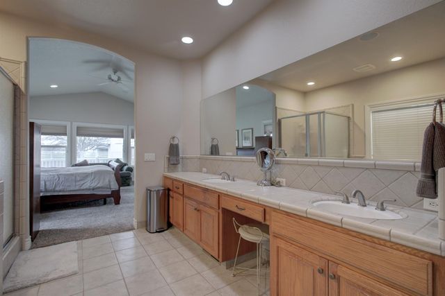 18413 Sycamore Ave, Patterson, CA 95363