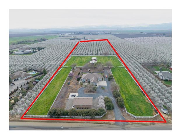 18413 Sycamore Ave, Patterson, CA 95363