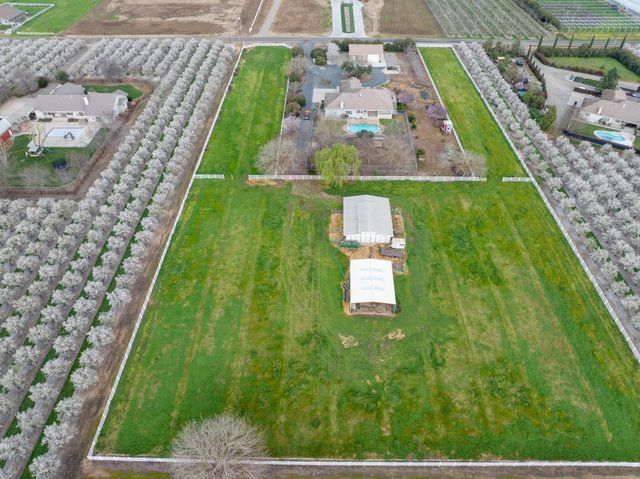 18413 Sycamore Ave, Patterson, CA 95363