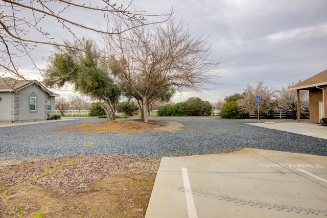 18413 Sycamore Ave, Patterson, CA 95363