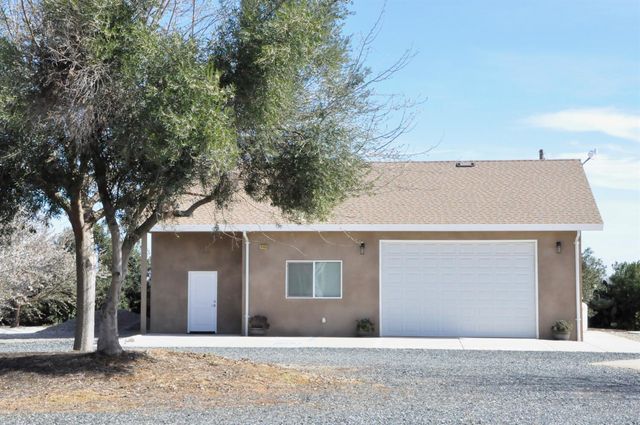 18413 Sycamore Ave, Patterson, CA 95363