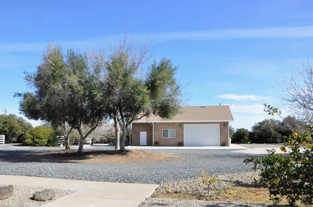 18413 Sycamore Ave, Patterson, CA 95363