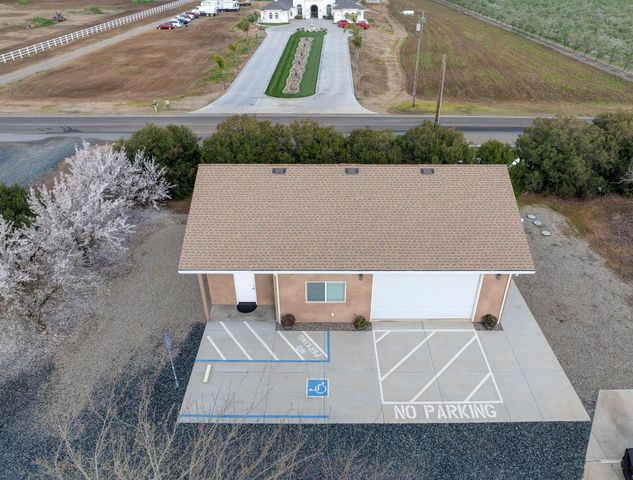 18413 Sycamore Ave, Patterson, CA 95363