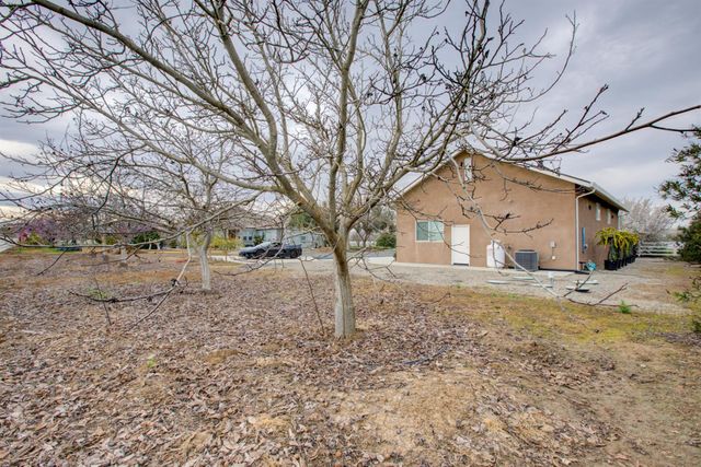 18413 Sycamore Ave, Patterson, CA 95363