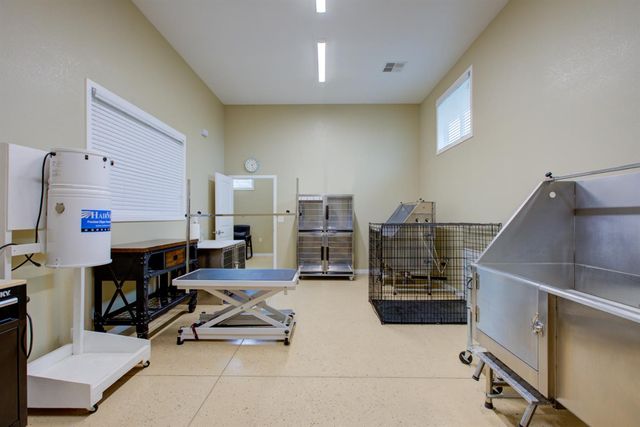 18413 Sycamore Ave, Patterson, CA 95363