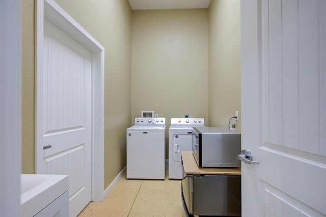 18413 Sycamore Ave, Patterson, CA 95363