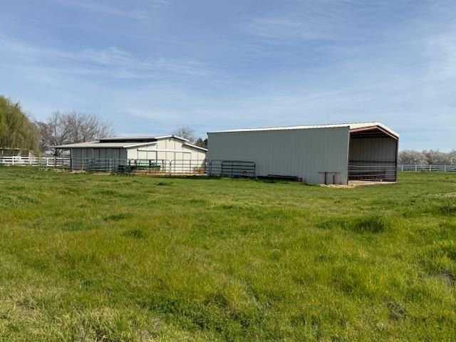 18413 Sycamore Ave, Patterson, CA 95363