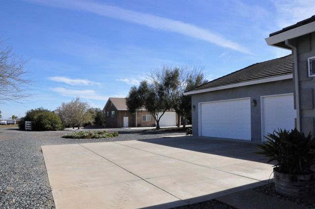 18413 Sycamore Ave, Patterson, CA 95363