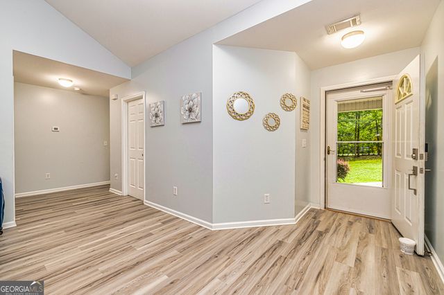 107 Trisha Lane, Grantville, GA 30220