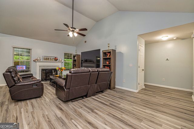 107 Trisha Lane, Grantville, GA 30220