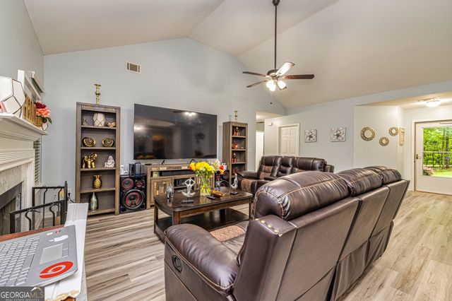 107 Trisha Lane, Grantville, GA 30220