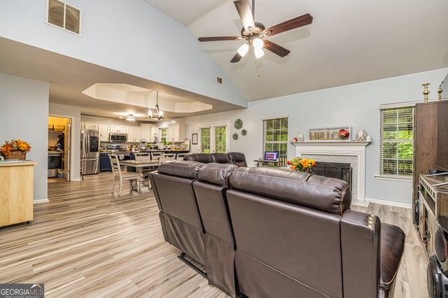 107 Trisha Lane, Grantville, GA 30220