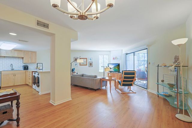 310 73rd Ave N Apt 1C, Myrtle Beach, SC 29572