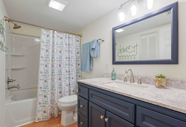 310 73rd Ave N Apt 1C, Myrtle Beach, SC 29572